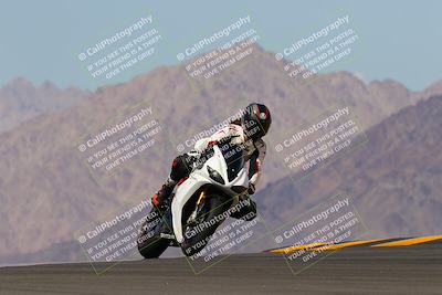 media/Oct-03-2022-Moto Forza (Mon) [[5f077a3730]]/Intermediate Group/Session 4 (Turn 9)/